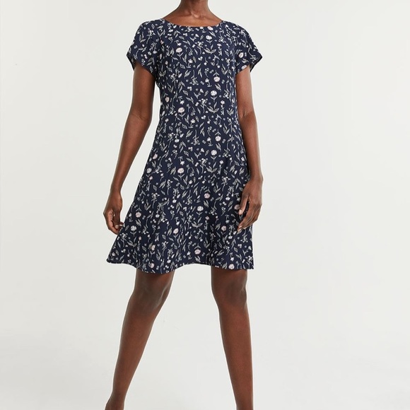 Reitmans Dresses & Skirts - Floral Printed Swing Dress with Lace-Up Back